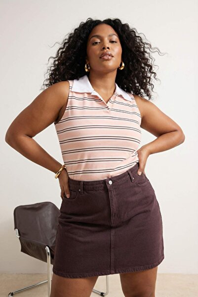 Trendyol Curve Rosa gestreifte, ärmellose Strickbluse mit Polokragen in Überg...