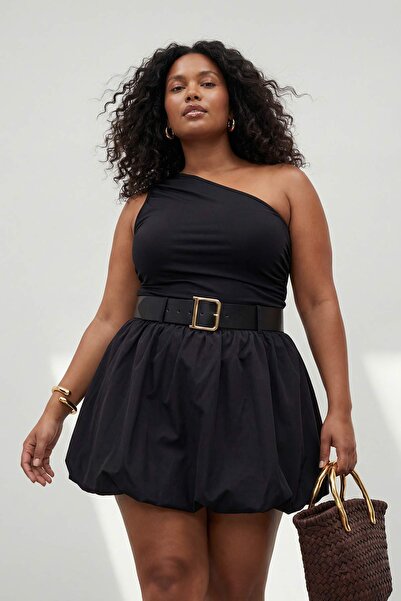 Trendyol Curve Μαύρη λεπτομέρεια με σούρες Εφαρμοστή Πλεκτή Μπλούζα Μεγάλου Μ...