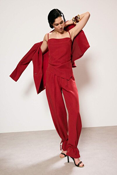 Συλλογή Trendyol Trendyol Studio Κόκκινη Υφαντή Μπλούζα με Λεπτομέρεια Δεσίμα...