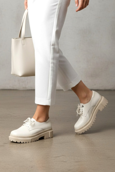 TUNAELLİ KADIN BEJ HAKİKİ DERİ 35-41 NUMARA BAĞCIKLI OXFORD AYAKKABI