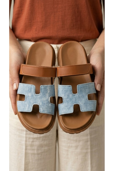 Beyond Γυναικείες παντόφλες με ανοιχτό μπλε τζιν χρώμα, ρυθμιζόμενη ταινία Ve...