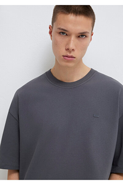 Mavi Kurzarm-Logo-T-Shirt in Eisengrau