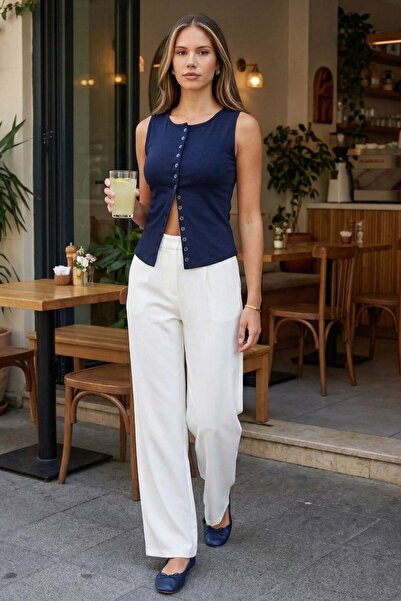 Madmext Γυναικεία μπλούζα Navy Blue με λαιμόκοψη ποδηλάτου και κουμπιά MG2638