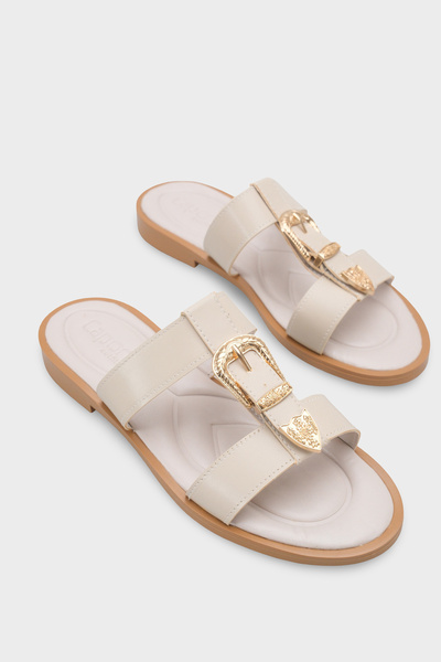 Capone Outfitters Brynn Μεταλλική αγκράφα τεμάχια γυναικεία παπούτσια με ίσιο...