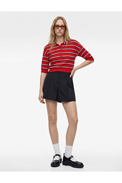 Koton Άνετο πλεκτό πουλόβερ με ριγέ σχέδιο, κουμπιά και κοντό μανίκι, με λαιμ...