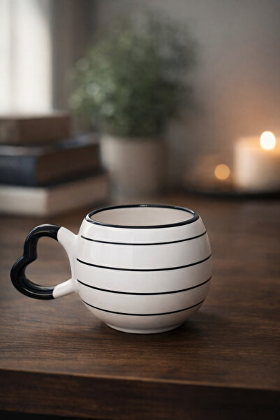 İZart Kalp Kulp Siyah Çizgili El Yapımı Seramik Kupa