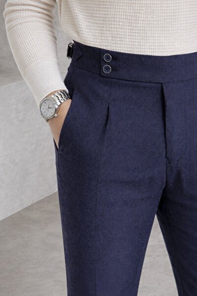 BM BALANCEMODA Παντελόνι από ύφασμα Lycra με πλισέ Old Money