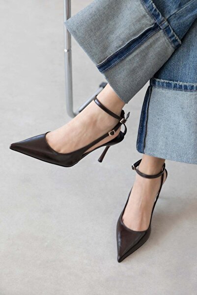 STRASWANS Γυναικεία δερμάτινα παπούτσια με τακούνι Mila σε καφέ χρώμα