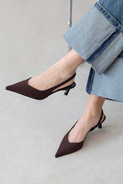 STRASWANS Γυναικεία υφασμάτινα παπούτσια με τακούνι Levina σε καφέ χρώμα