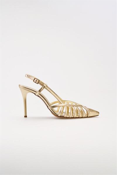 Perspective Gold Shoe 0330
