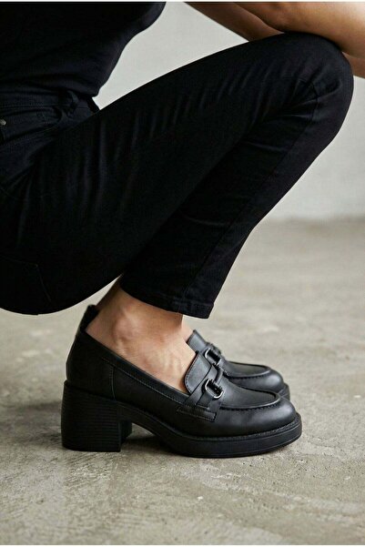 GİAMGİA STORE Γυναικεία μαύρα παπούτσια με χοντρή σόλα και αγκράφα, με τακούν...