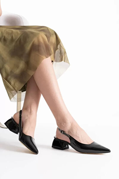 AuroraStore Μαύρα Γυναικεία Παπούτσια από Λουστρίνι TR16MS04F