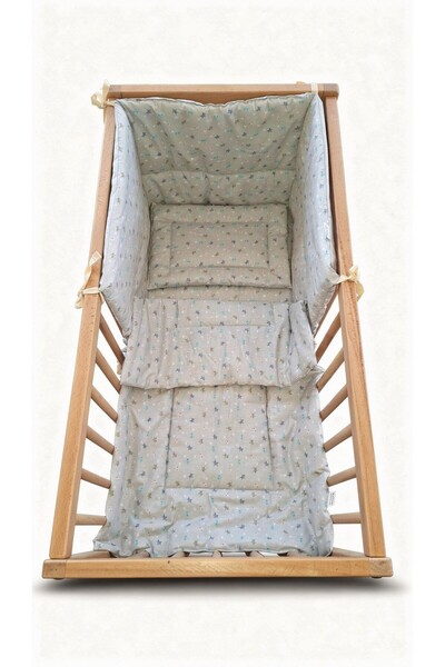 Primii Pasi Set lenjerie matlasata 4 piese, 80x40cm, bumbac Oeko Tex,