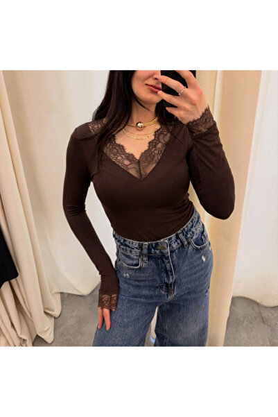 Lovely butik V-Neck Lace Detailed Long Sleeve Body Blouse