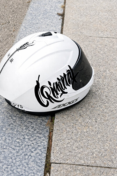 STCKRCO Criminal Kask Sticker – Motor Kaskı İçin Premium Yazı Sticker