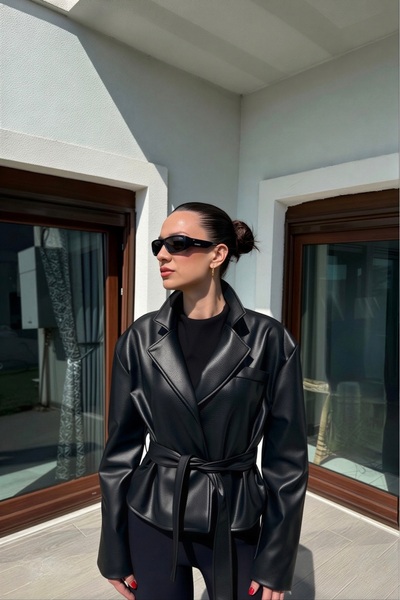 COJIKO Γυναικείο δερμάτινο μπουφάν με λεπτομέρεια ζώνης, διπλό στήθος, σε μαύ...