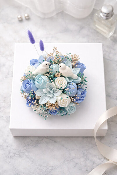 İB CANDLE&DECOR Lale, Orkide ve Çift Kuş Detaylı Kokulu Soya Mum Buketi