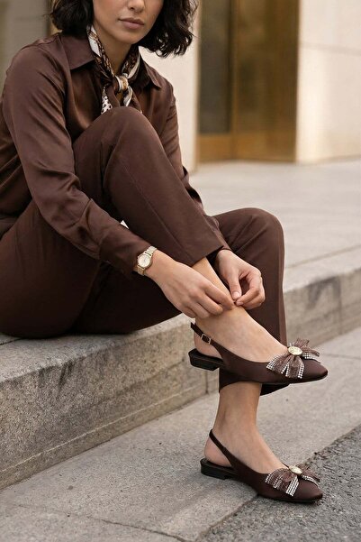 Stilbagshoes حذاء نسائي يومي من ELBA مزين بفيونكة من التول باللون البني