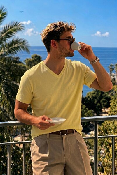 Maccali Ανδρικό καλοκαιρινό μπλουζάκι από βαμβακερό βασικό κίτρινο χρώμα με λ...