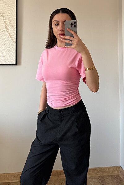 İlayda Toprak Κομψή ροζ μπλούζα με φαρδιά μανίκια, με λεπτομέρεια κορσέ στη μ...