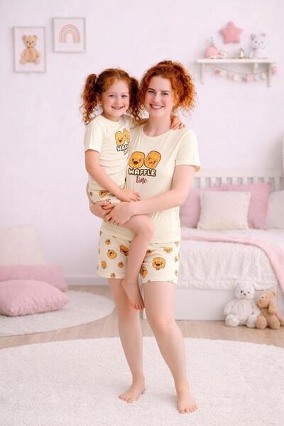 Elit Anne-Kız (KOMBİNİ KENDİNİZ YAPIYORSUNUZ TEK ÜRÜN FİYATIDIR) Kısa Kol Şortlu Penye Pijama Takımıv