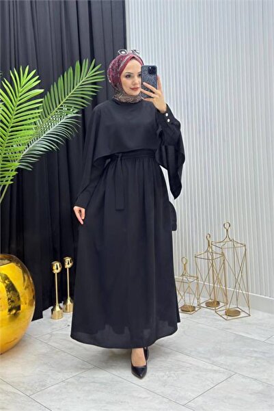 Neşeli Butik Γυναικείο μαύρο φόρεμα με κάπα και λεπτομέρεια δεσίματος στη μέσ...