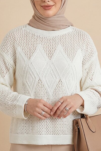 HİJABAYA Πλεκτό πουλόβερ με διάτρητο σχέδιο στο μπροστινό μέρος και στα μανίκια