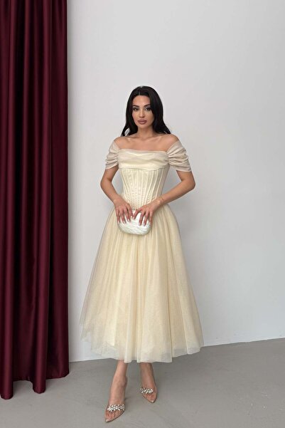 Serica Moda Μπεζ βραδινό φόρεμα μίντι με γκλούπες και λάμψη