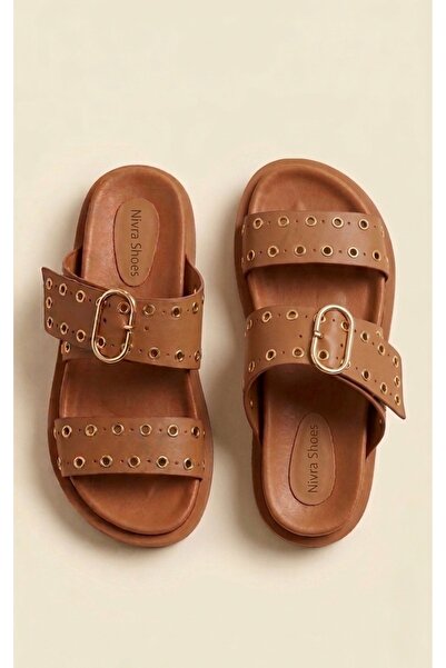 ELEVAM Σανδάλια - Καλοκαιρινές Παντόφλες με Χοντρή Σόλα και Λεπτομέρεια Καρφώ...