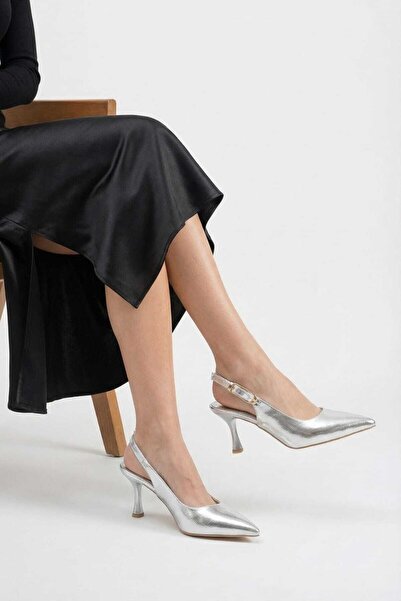 werfen Γυναικεία γυαλιστερά παπούτσια με τακούνι και αγκράφα, κομψής εμφάνισης