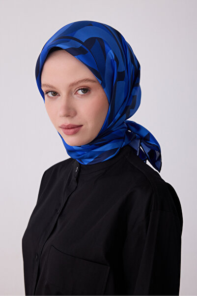 Belli وشاح حريري بنمط هندسي - ربيع وصيف 2026 (T) 4327-84
