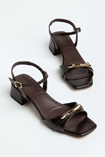 Dilimler Ayakkabı Γυναικεία πέδιλα με χαμηλό τακούνι σε μεγάλο μέγεθος, καφέ ...