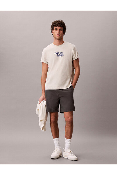 Calvin Klein Men's Ss 20's Travel Font Graphic Detailed T-Shirt