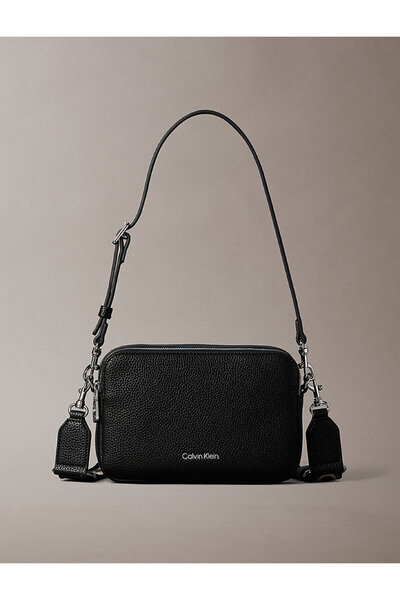 Calvin Klein Kadın Webbing Strap Camera Omuz Çantası