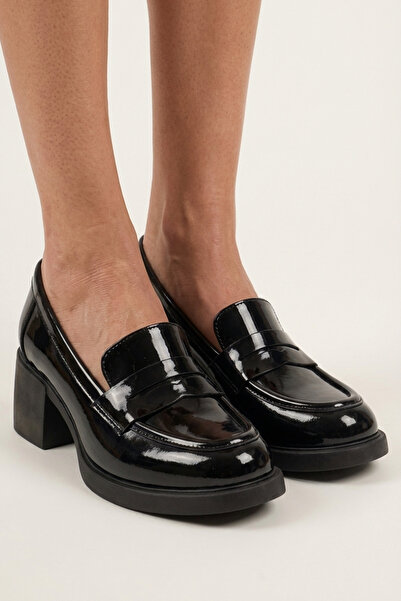 GRADA Μαύρα λουστρίνια γυναικεία παπούτσια loafer με τακούνι από γνήσιο δέρμα.