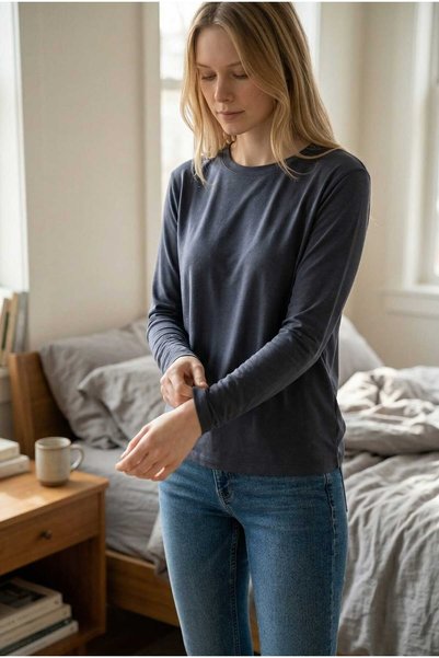 Geco Women's Basic Long Sleeve Comfortable Cut Plain Bodysuit - Navy Blue Badi