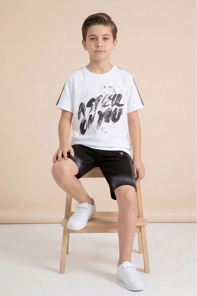 Cansın Mini Λευκό μπλουζάκι με στάμπα γκράφιτι και σορτς για αγόρια, σετ 2 τε...