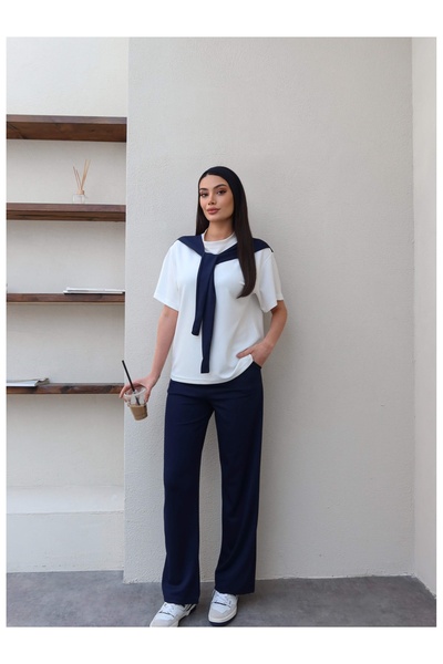 ESRAHELVACI Σετ αθλητικής φόρμας με λεπτομέρειες σε αντίθεση και σάλι