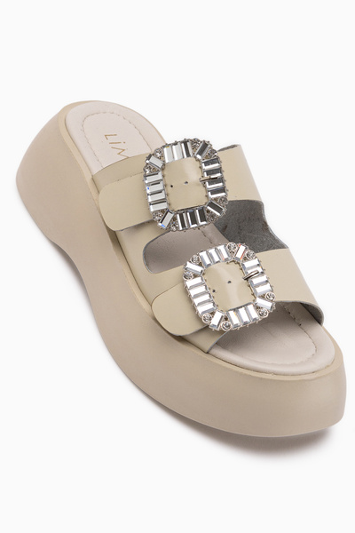 Limoya Γυναικείες παντόφλες Daina από γνήσιο δέρμα σε μπεζ χρώμα με πέτρες