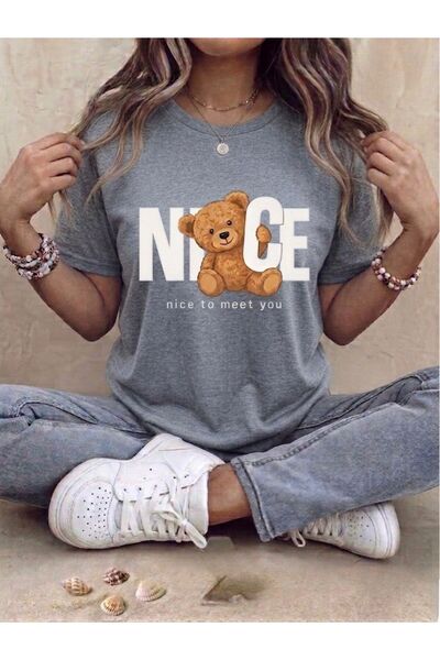 SİBELİZE تي شيرت كبير الحجم مزين بشخصية دب وطبعة 'Nice To Meet You'