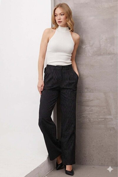 Fulla Moda Ριγέ υφασμάτινο παντελόνι με πιέτες και λεπτομέρεια στη ζώνη