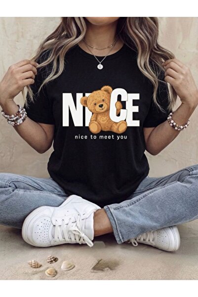 SİBELİZE تي شيرت كبير الحجم مزين بشخصية دب وطبعة 'Nice To Meet You'