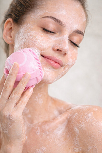 OEM Βούρτσα σιλικόνης με δοχείο σαμπουάν και αφρόλουτρου, 80 ml