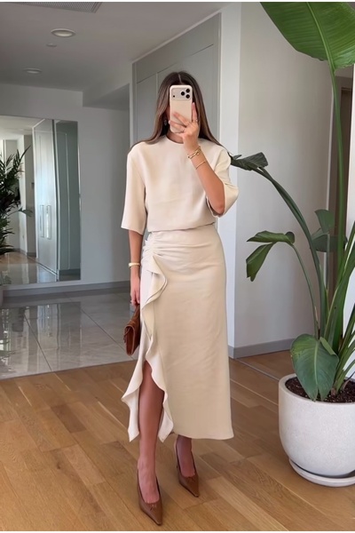 FEMMESTUDIO Women's Ecru Ruffle Detailed Slit Tencel Dress