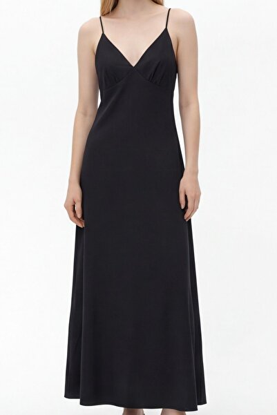 Quzu Crossed Strap V-Neck Long Dress Black