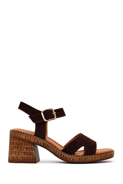 Derimod Γυναικεία δερμάτινα σουέτ πέδιλα με χοντρό τακούνι και αγκράφα σε καφ...