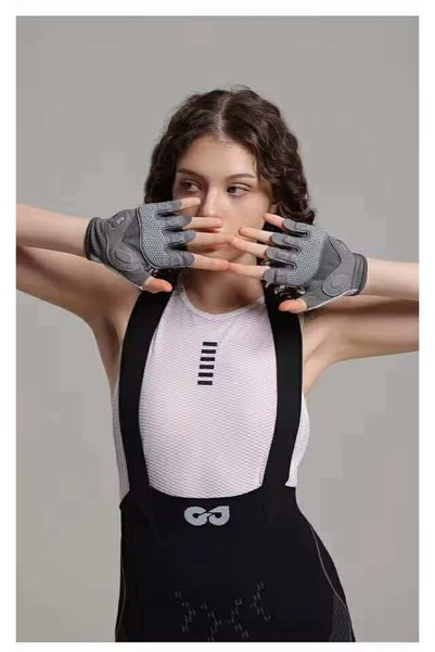 SkyWheel Premium Series Anti-Sweat Half Finger Fitness Yoga Pilates Palm Anti-Slip Silicone Sports Gloves - Size S