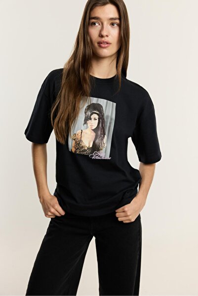 LEFTIES Amy Winehouse ©Universal baskılı t-shirt