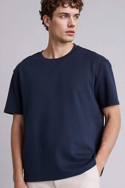 DeFacto Regular Fit T-Shirt mit Rundhalsausschnitt und kurzen Ärmeln F9675AX26SP