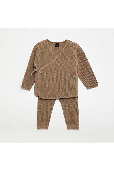 KIABI طقم كارديجان ملفوف وبنطلون محبوك - قطعتين باللون البيج